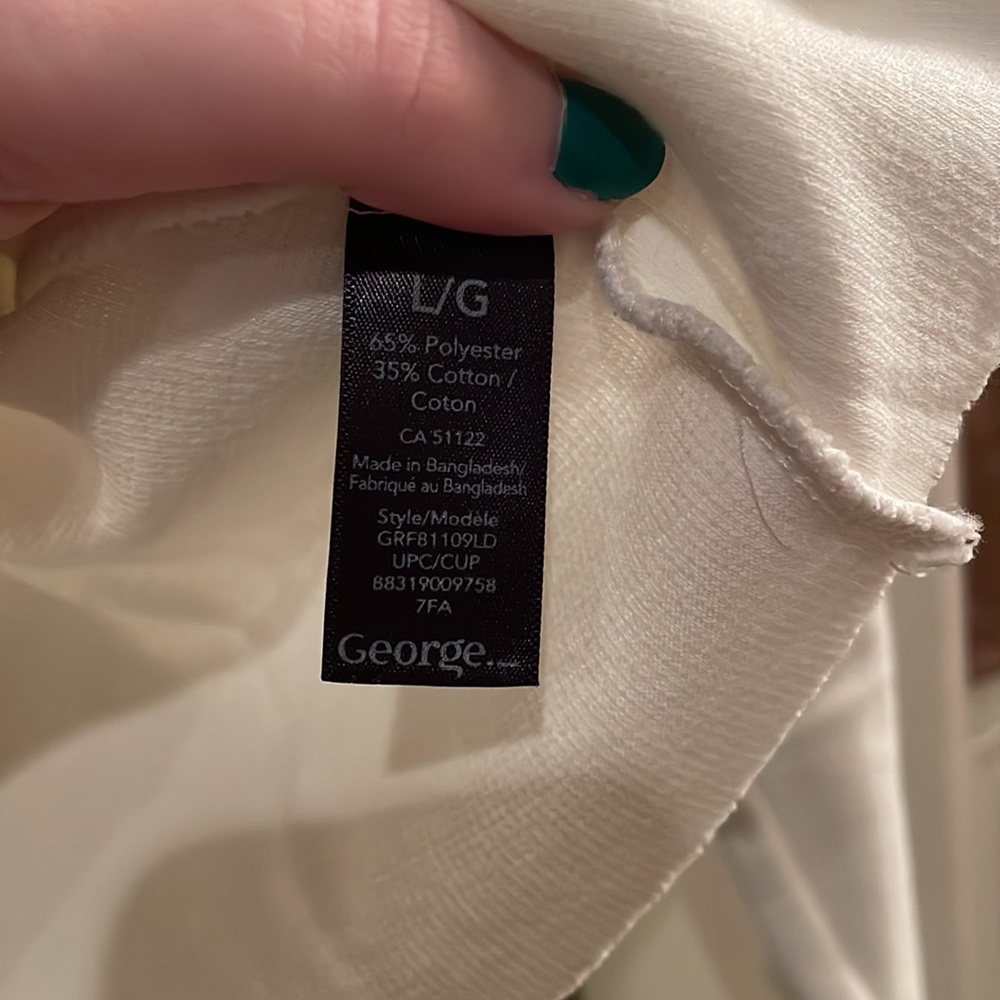 White Cropped Sweater - Picture 6 of 7